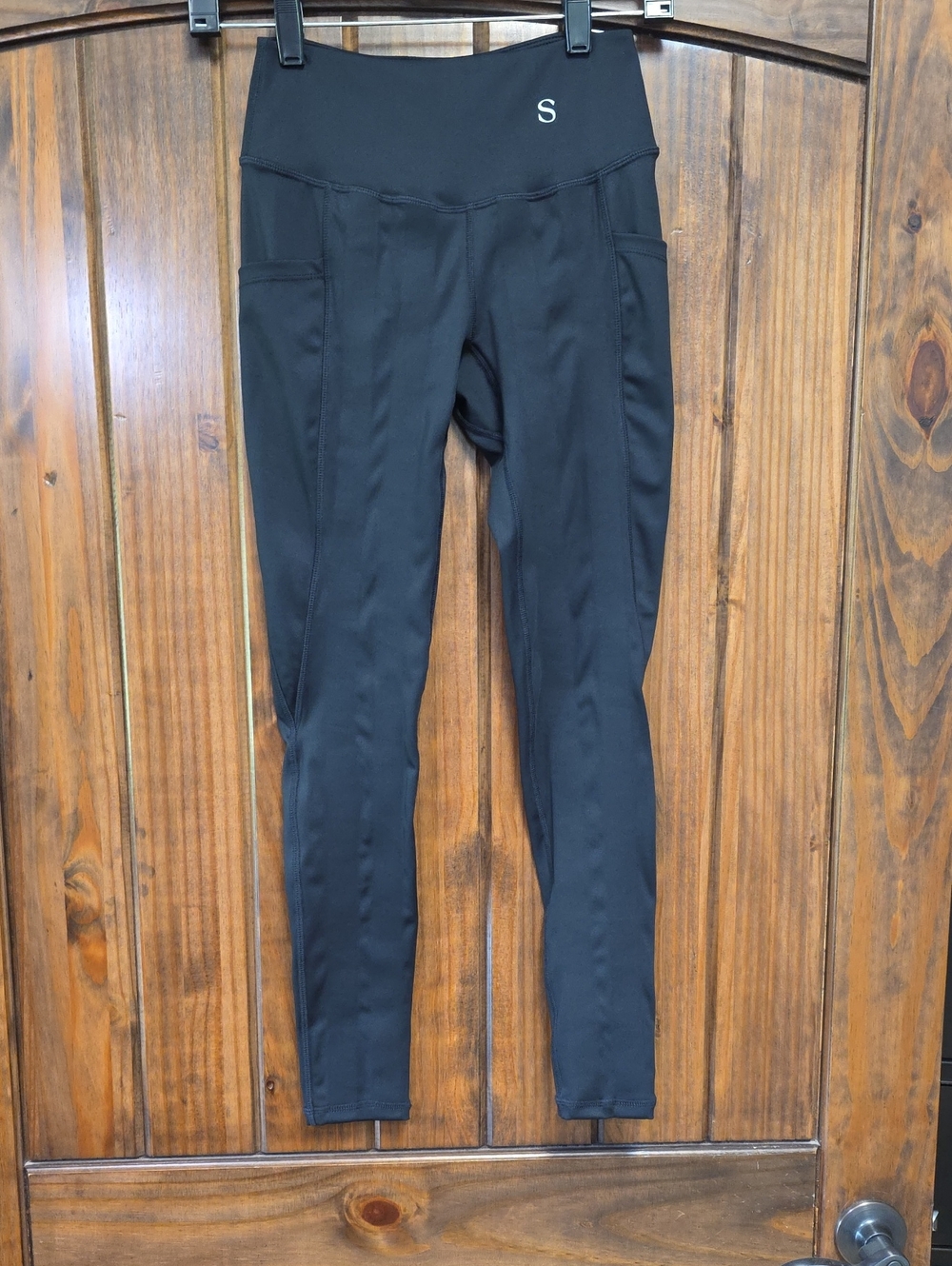 Skinnify Black  Performance Leggings with Side Pockets and Built In Bands Sz XS